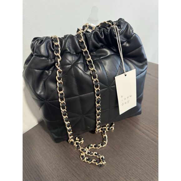 A New Day  Rouched Chain Crossbody Bag Gold Black - NWT TikTok Trending Purse - Picture 3 of 4